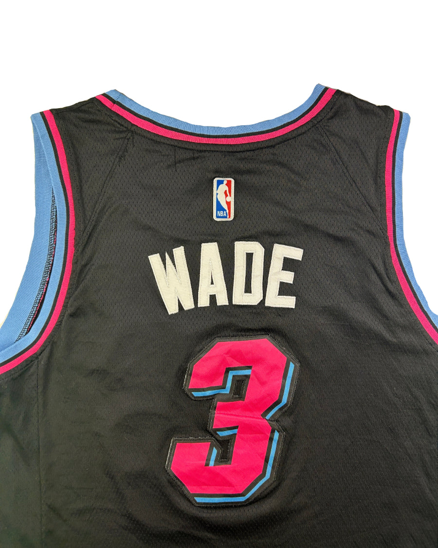 Vintage Nike Dwyane Wade #3 Miami Heat NBA jersey – back detail, size XL