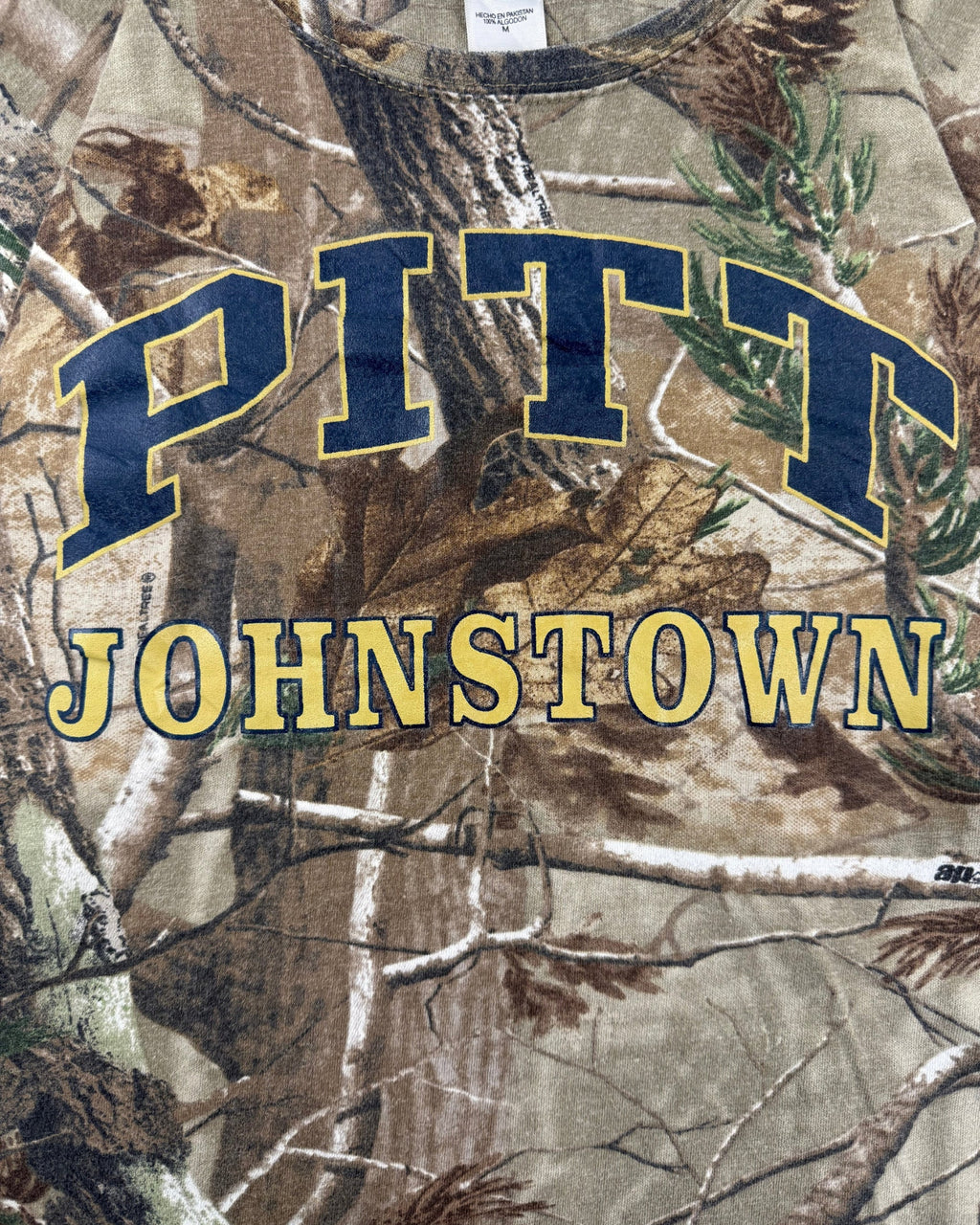 PITT JOHNSTOWN REALTREE T-SHIRT